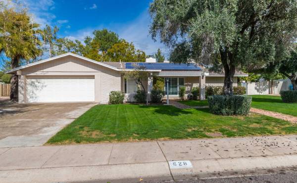 628 E CANTERBURY Lane, Phoenix, AZ 85022