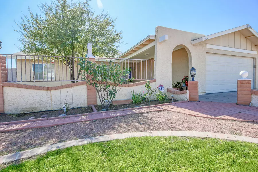 8733 W WHITTON Avenue, Phoenix, AZ 85037