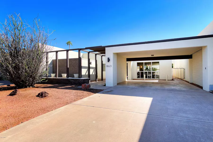 8623 E DEVONSHIRE Avenue, Scottsdale, AZ 85251