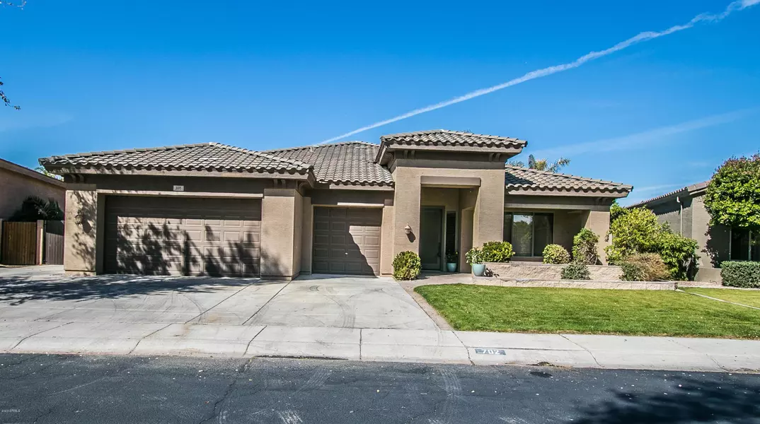 702 E CAPRICORN Way, Chandler, AZ 85249