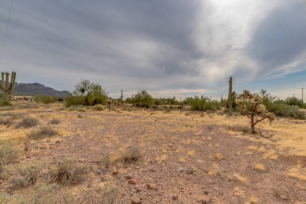 Apache Junction, AZ 85119,5601 E SUPERSTITION Boulevard #-