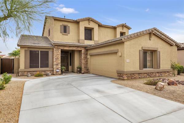 17611 W LAVENDER Lane, Goodyear, AZ 85338