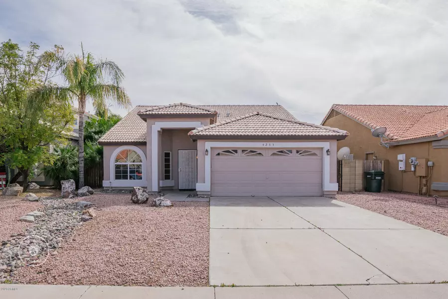 4233 W CAMINO VIVAZ --, Glendale, AZ 85310