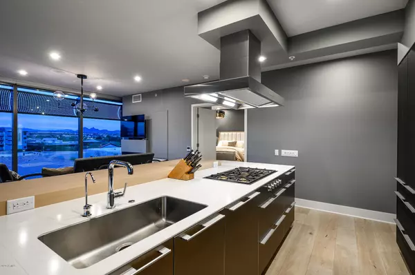 Scottsdale, AZ 85254,7120 E Kierland Boulevard #608