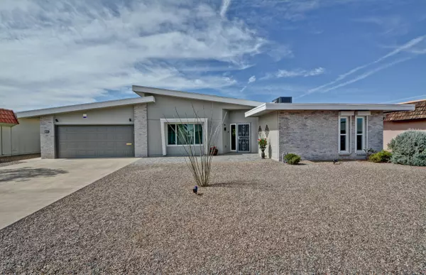 9209 W BRIARWOOD Circle, Sun City, AZ 85351