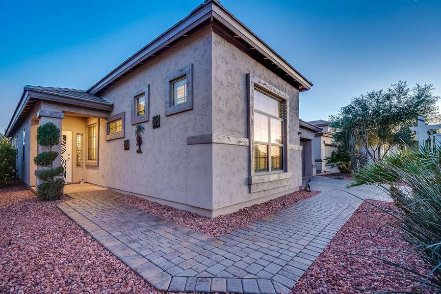 18209 W SKYLINE Drive, Surprise, AZ 85374