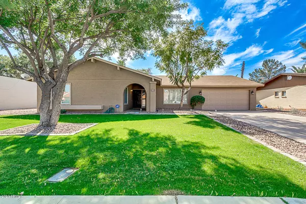 913 W SUMMIT Place, Chandler, AZ 85225