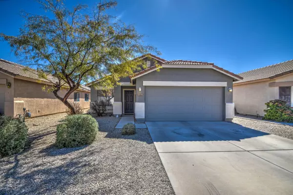 1061 E SANTA FIORE Street, San Tan Valley, AZ 85140