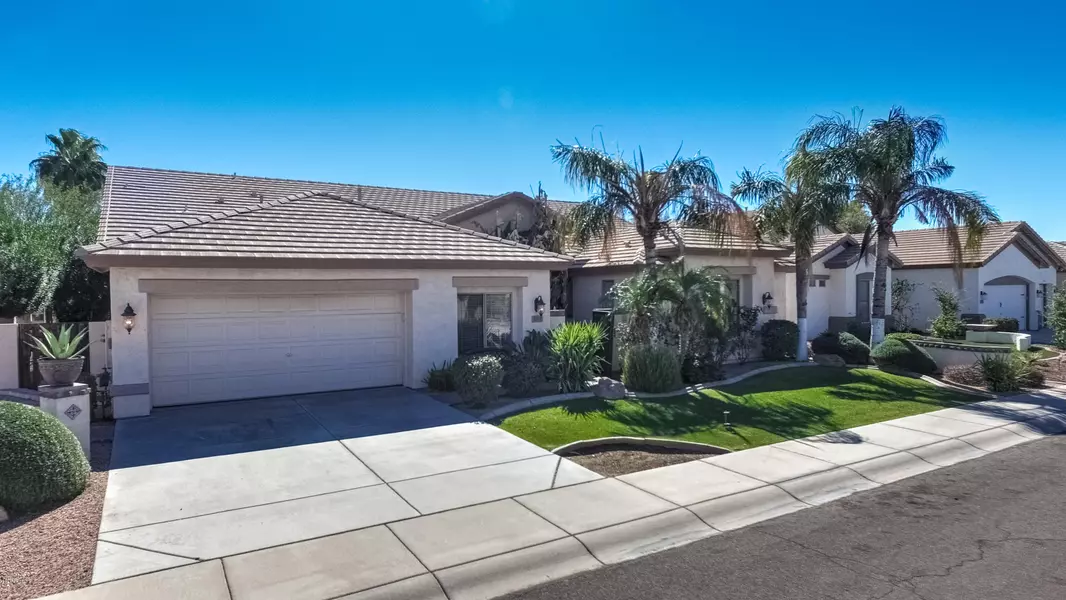 2371 E BELLERIVE Place, Chandler, AZ 85249