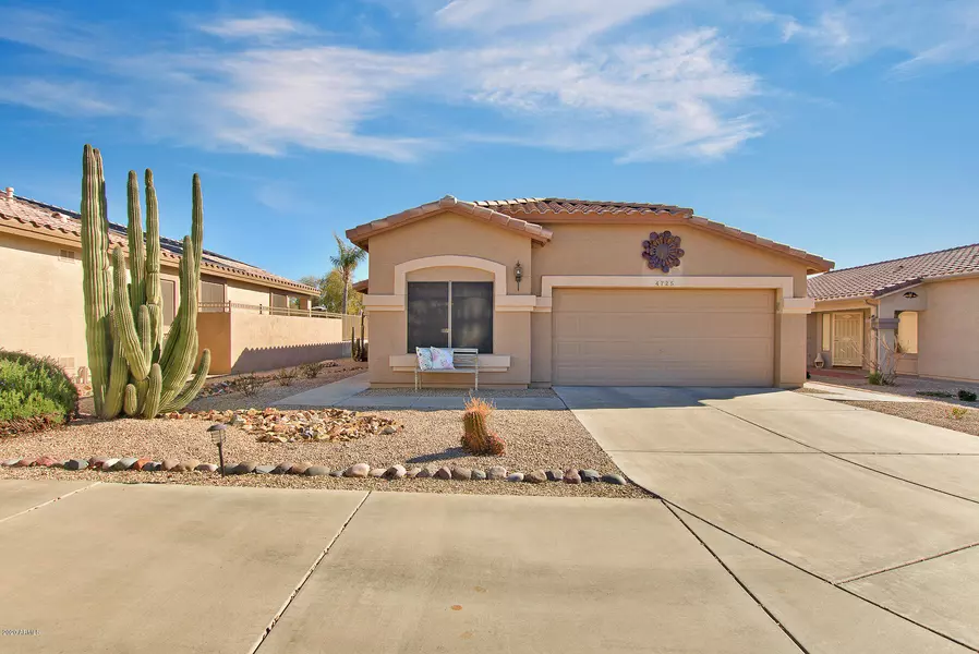 4725 E PEARTREE Lane, Gilbert, AZ 85298