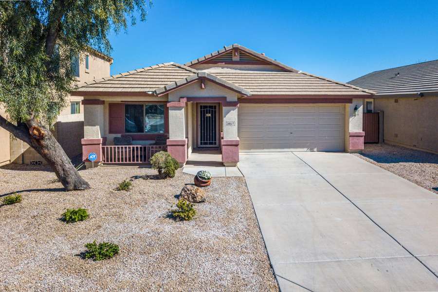 28517 N COAL Avenue, San Tan Valley, AZ 85143