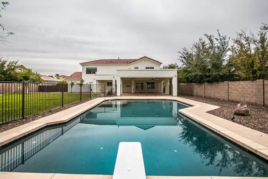 7184 W CIELO GRANDE Avenue, Peoria, AZ 85383