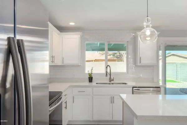 Phoenix, AZ 85032,3726 E WINCHCOMB Drive