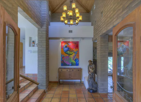 35655 N Meander Way, Carefree, AZ 85377