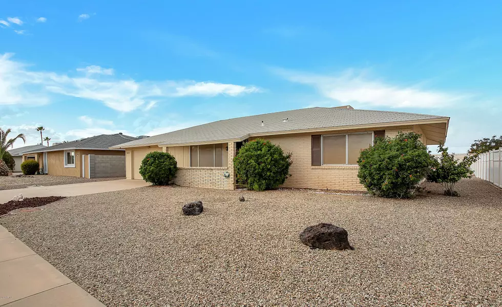 10326 W PINE SPRINGS Drive, Sun City, AZ 85373