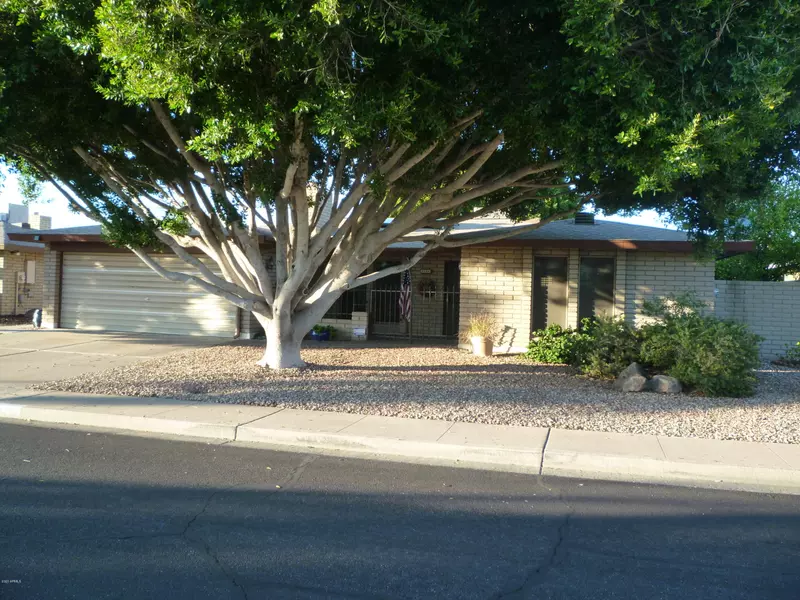 4138 E CAPRI Avenue, Mesa, AZ 85206