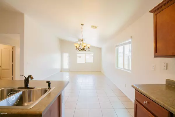 Tolleson, AZ 85353,8739 W PAYSON Road