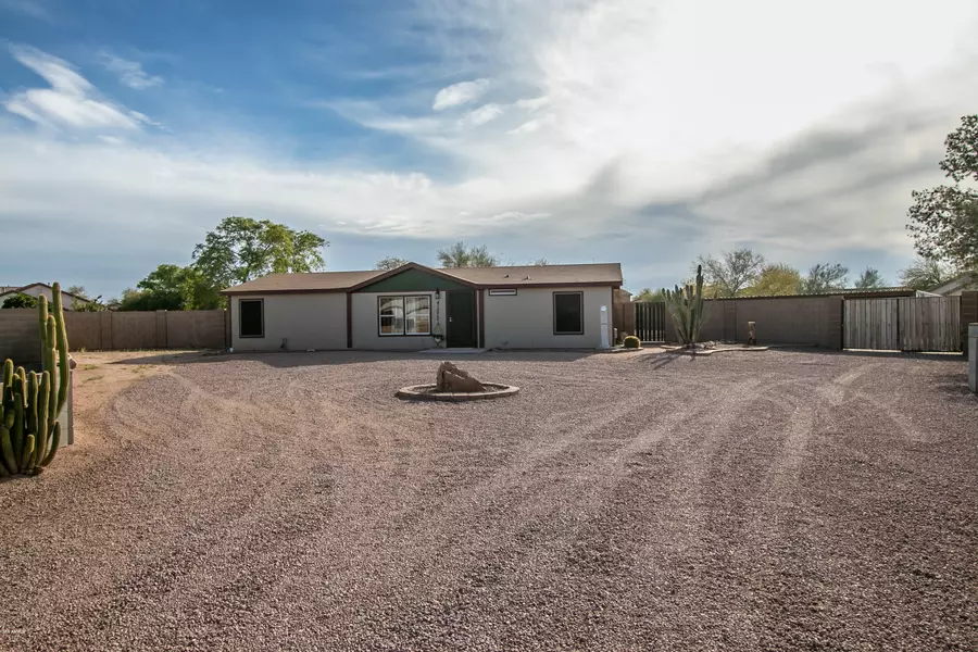 41072 N DESERT THISTLE Trail, San Tan Valley, AZ 85140