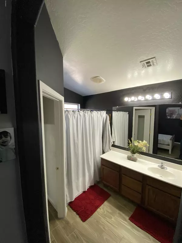 Tolleson, AZ 85353,9936 W Trumbull Road