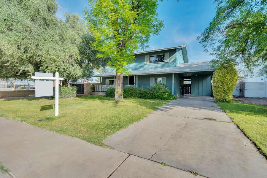 8 E PEBBLE BEACH Drive, Tempe, AZ 85282