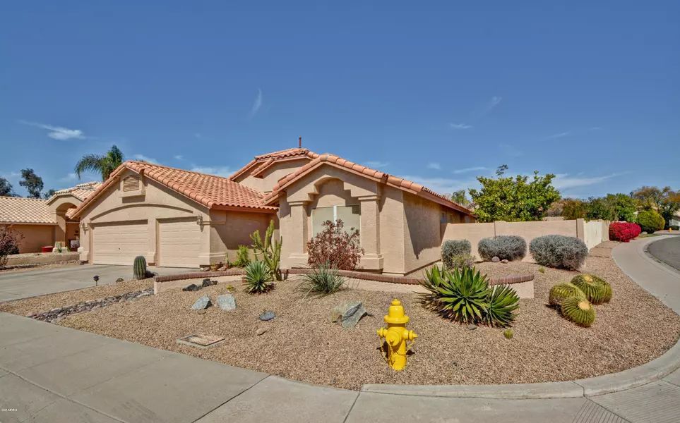 7910 W ADOBE Drive, Glendale, AZ 85308