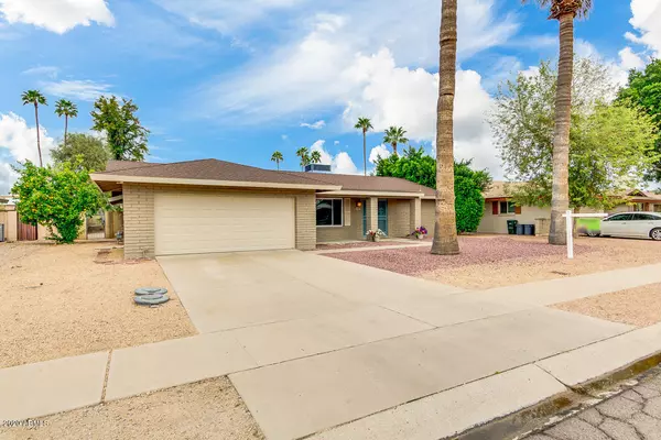 430 E Cascada Road, Litchfield Park, AZ 85340