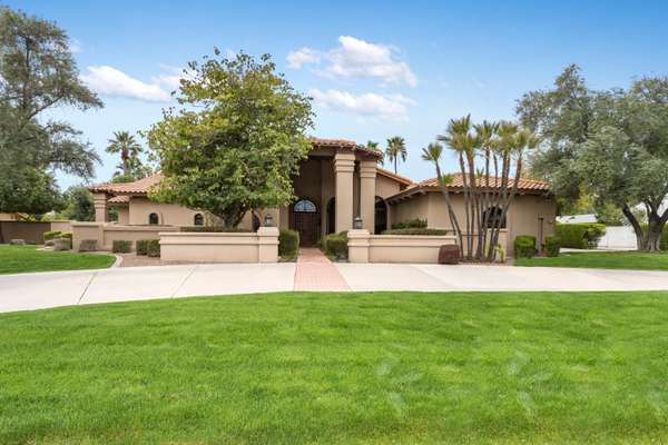 Paradise Valley, AZ 85253,9824 N 53rd Place