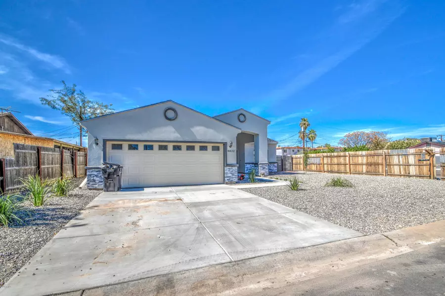 8822 N 4TH Street, Phoenix, AZ 85020