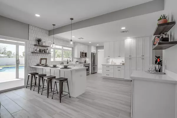 5839 E VOLTAIRE Avenue, Scottsdale, AZ 85254