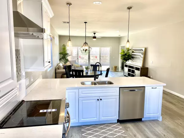 Phoenix, AZ 85041,525 W HARWELL Road