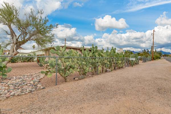 Apache Junction, AZ 85120,2774 W 5TH Avenue