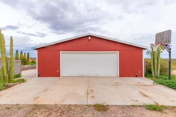 Tonopah, AZ 85354,5621 N 384TH Drive