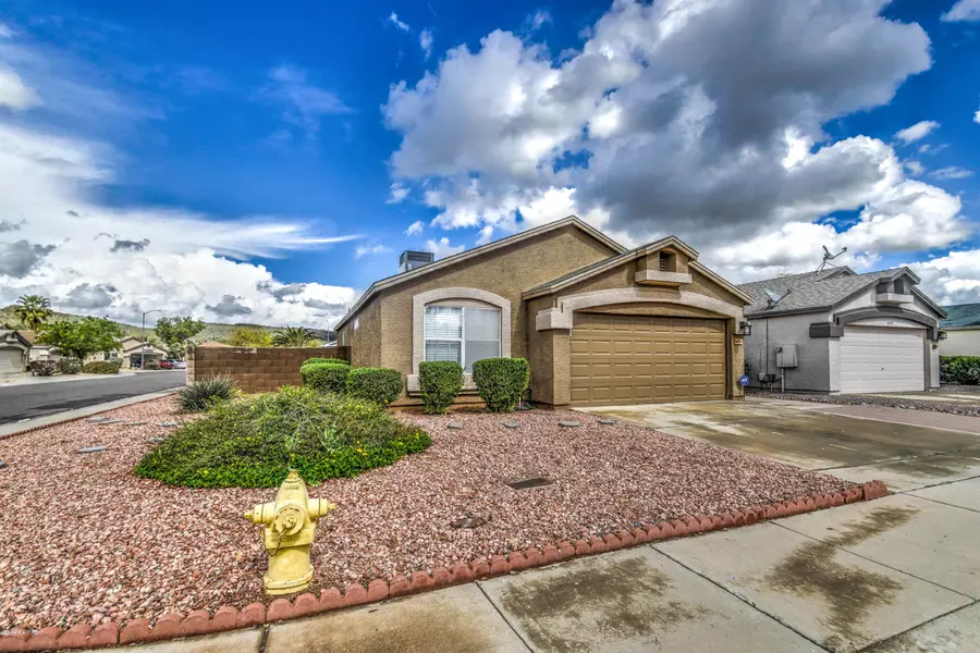 4054 W FALLEN LEAF Lane, Glendale, AZ 85310