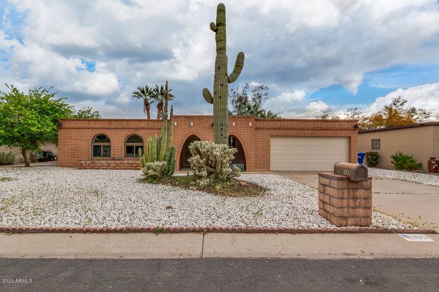 7017 E COLONIAL CLUB Drive, Mesa, AZ 85208