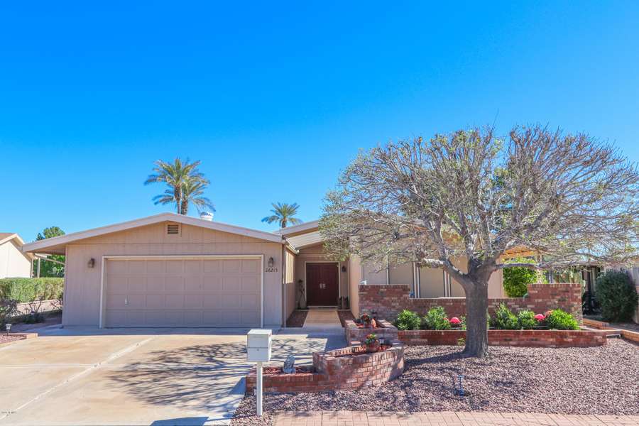 26215 S LAKEVIEW Drive, Sun Lakes, AZ 85248