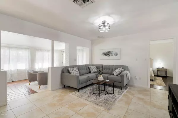 Tempe, AZ 85282,2403 E GENEVA Drive