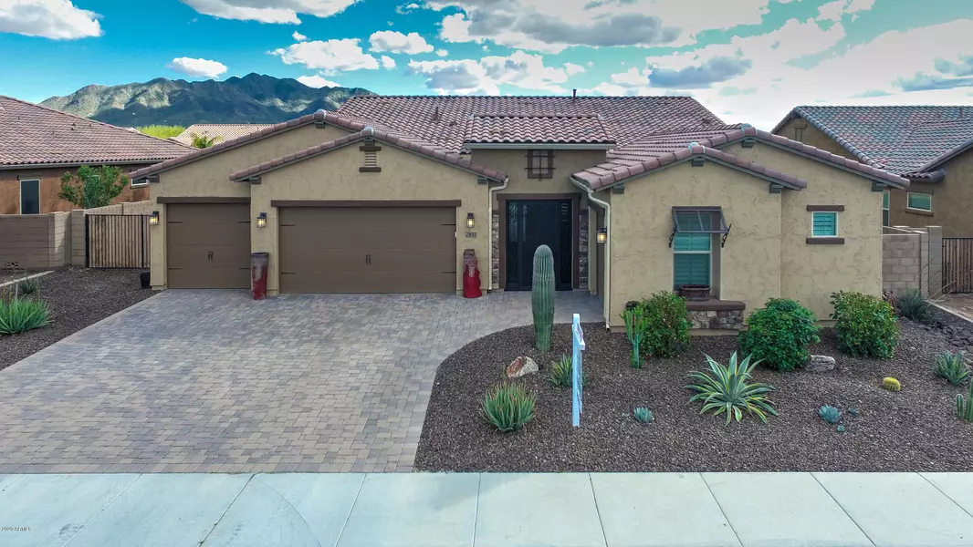 2851 E SUNFLOWER Drive, Gilbert, AZ 85298