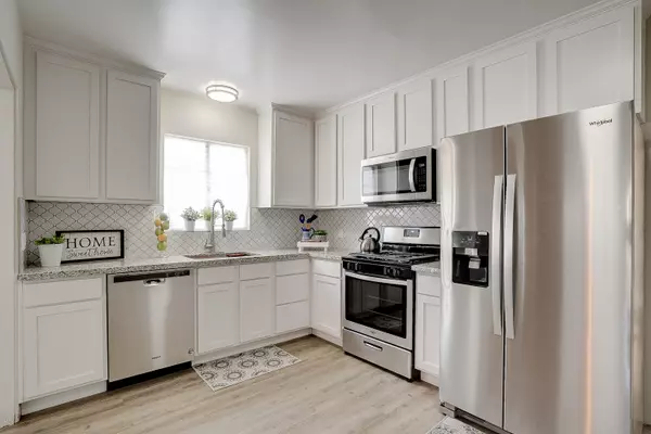 Phoenix, AZ 85015,2034 W MULBERRY Drive