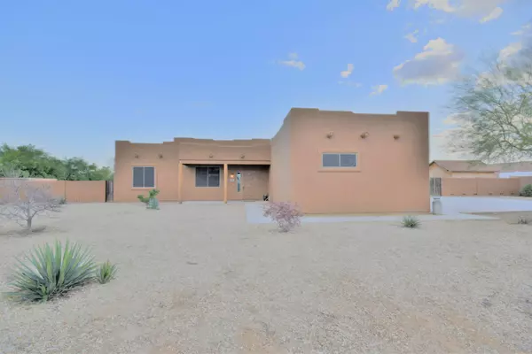 24329 W DESERT VISTA Trail, Wittmann, AZ 85361