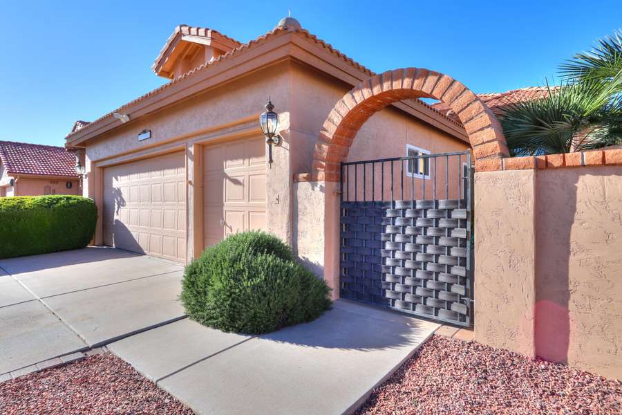 10902 E CHESTNUT Drive, Sun Lakes, AZ 85248