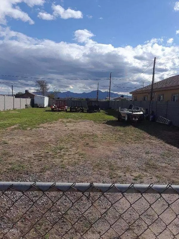 Tolleson, AZ 85353,9401 W MADISON Street #13