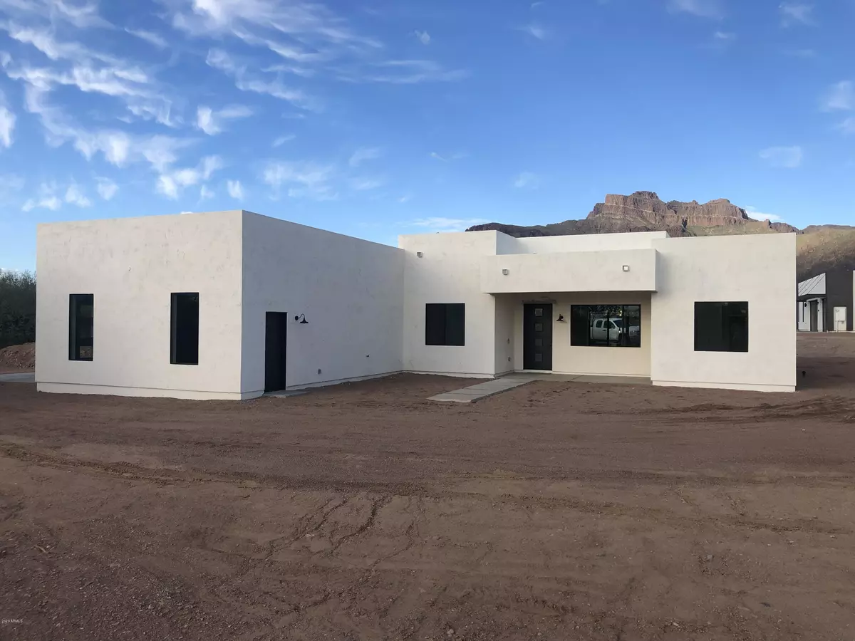Apache Junction, AZ 85119,4969 E Broadway Avenue