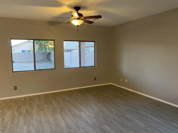 Tolleson, AZ 85353,9937 W WOOD Street