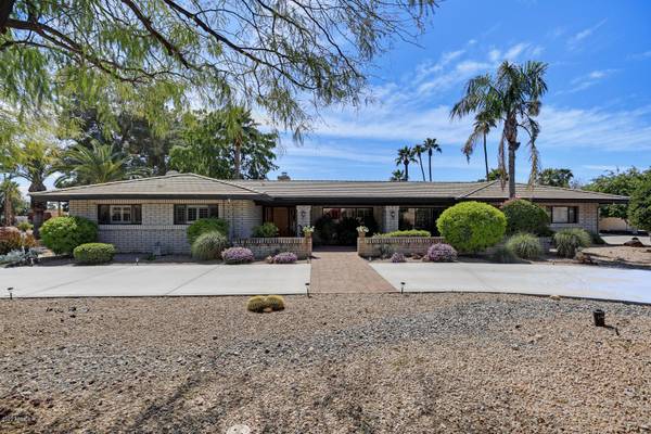 495 E CERCADO Lane, Litchfield Park, AZ 85340