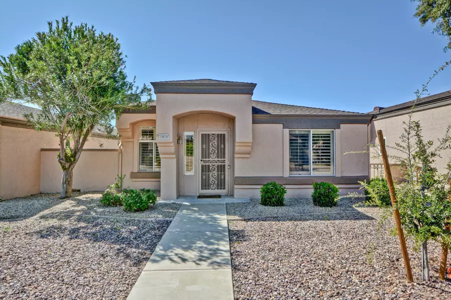 19939 N GREENVIEW Drive, Sun City West, AZ 85375