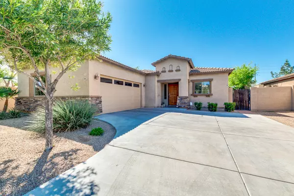 3918 W ROUNDABOUT Circle, Chandler, AZ 85226