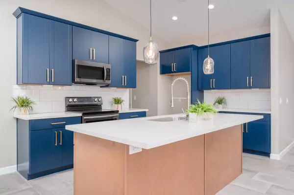 Glendale, AZ 85303,8007 W KRALL Street