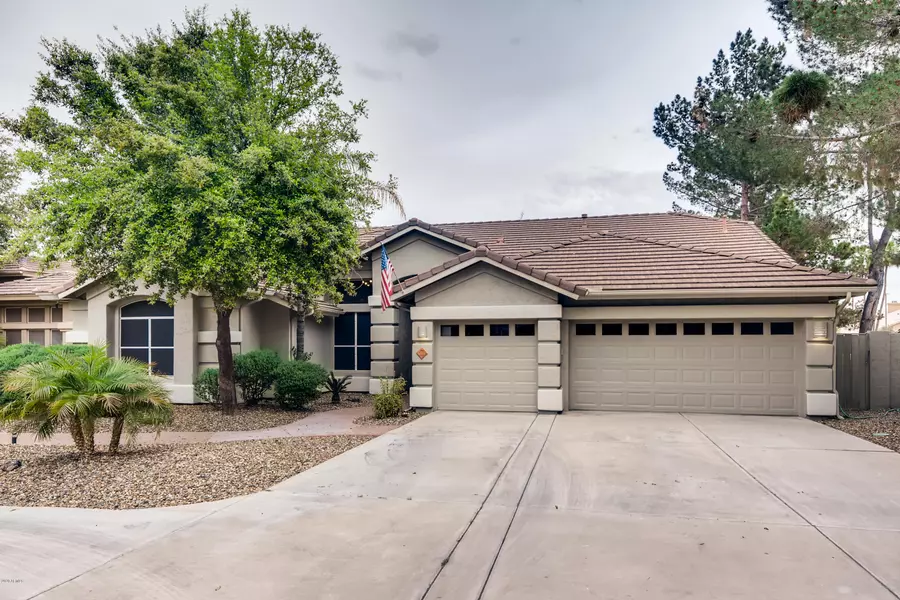 6511 W VIA DEL SOL Drive, Glendale, AZ 85310