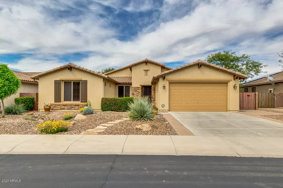 696 W YELLOW WOOD Avenue, San Tan Valley, AZ 85140