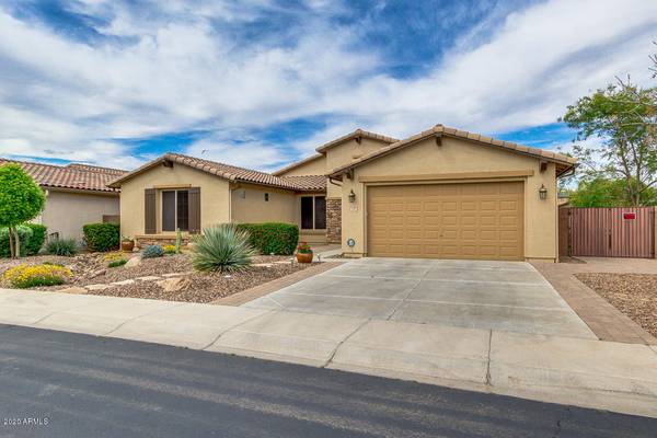 San Tan Valley, AZ 85140,696 W YELLOW WOOD Avenue